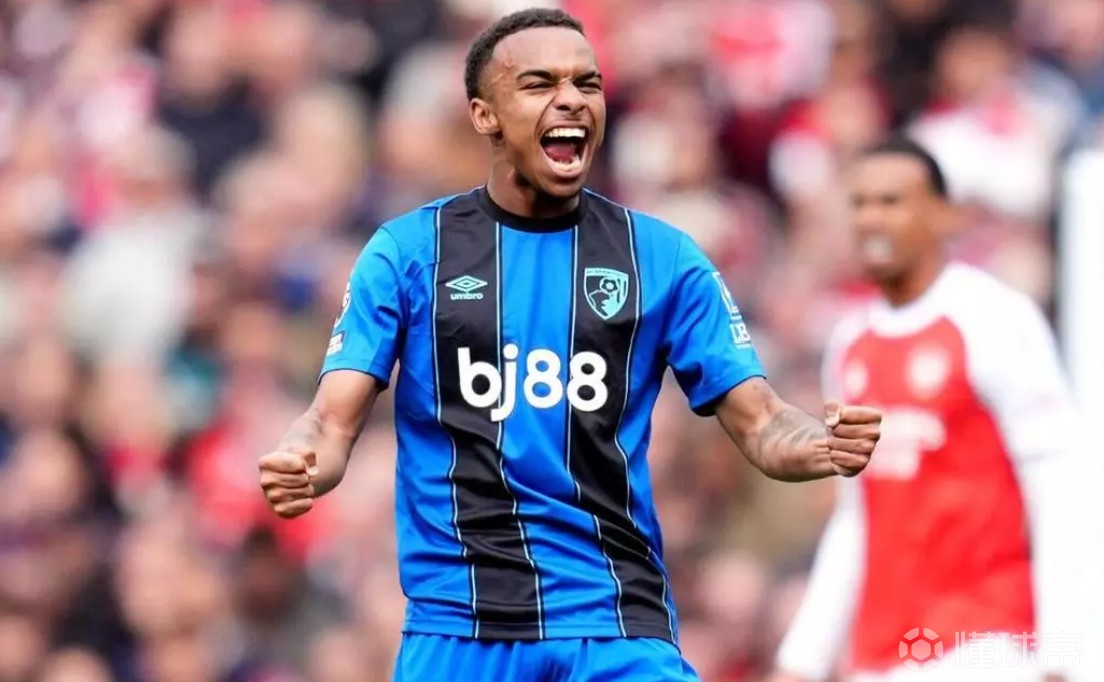 每体：巴萨在评估引进克鲁皮，但伯恩茅斯目前没有出售计划
