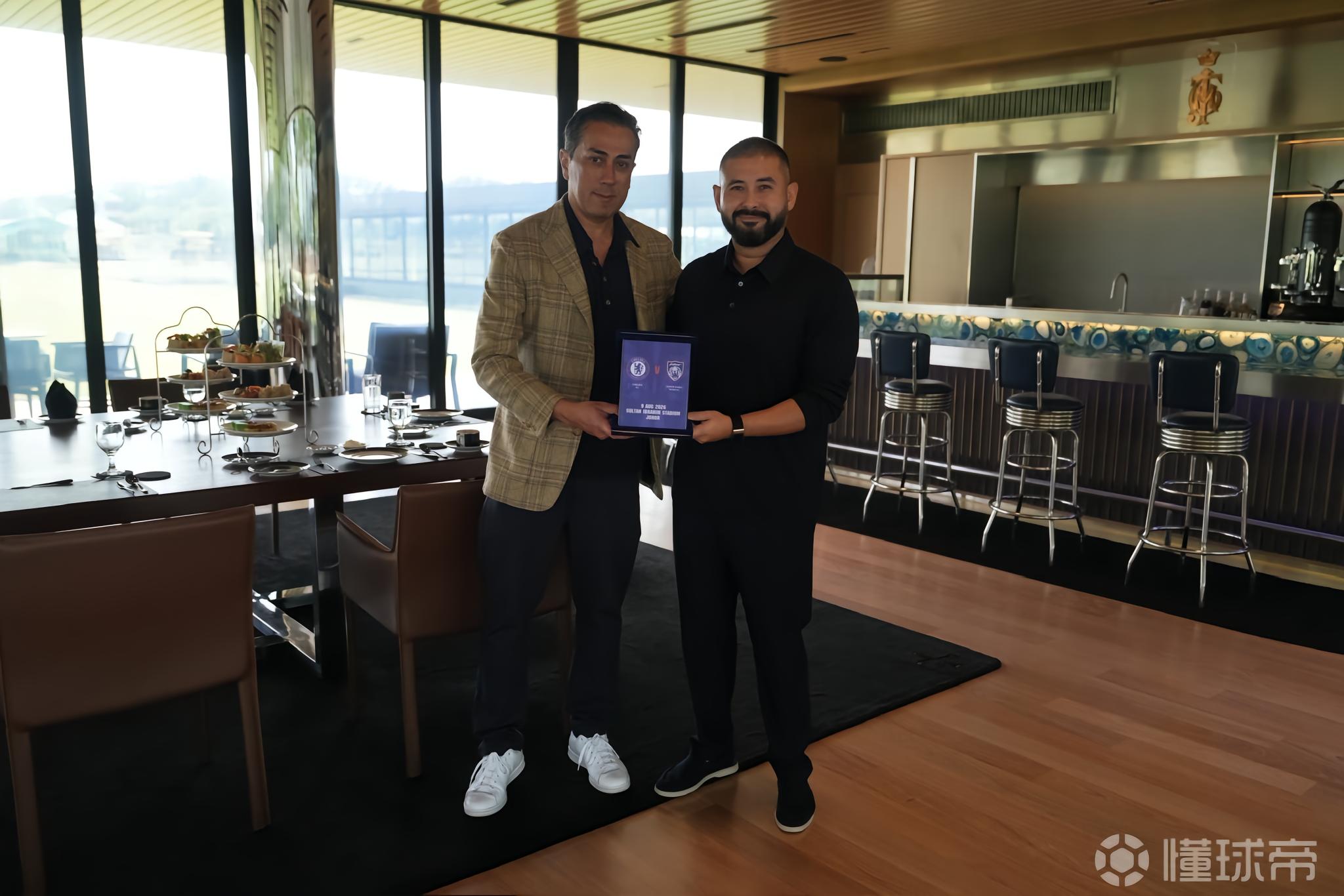 记者：切尔西联合老板埃格巴利会见柔佛王储，讨论合作